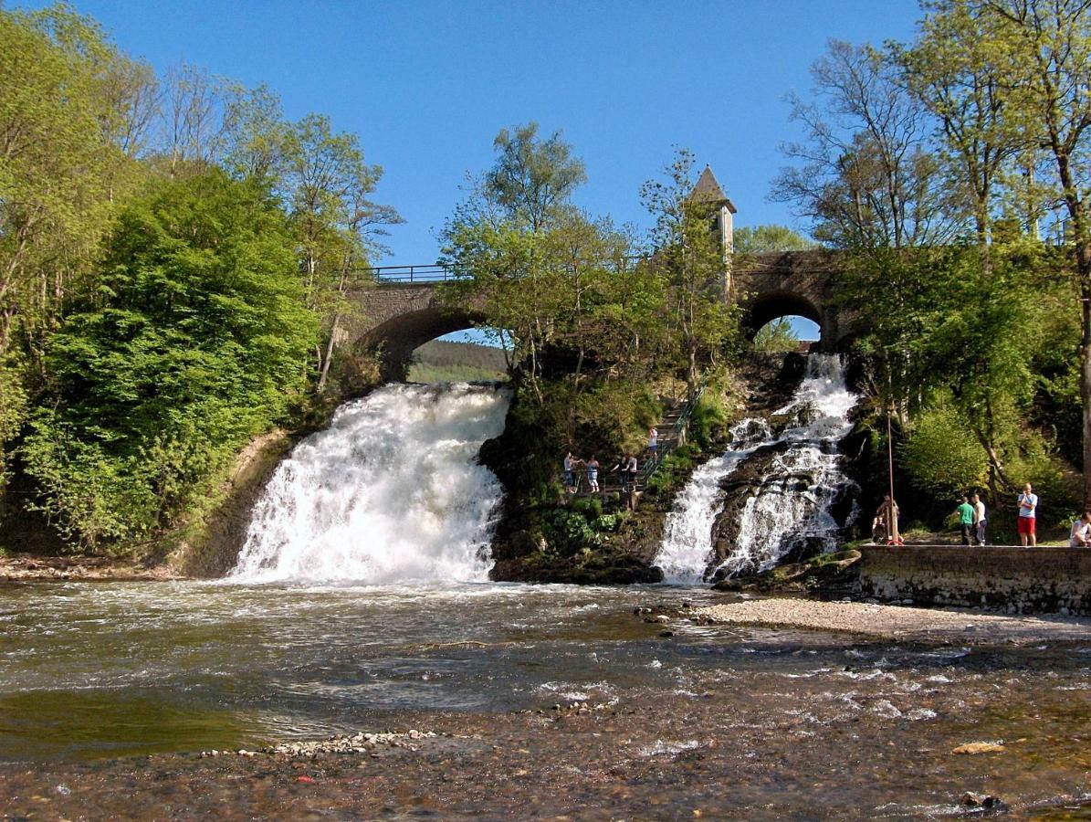Au Bord De L'Eau Villa Trois-Ponts Exteriör bild